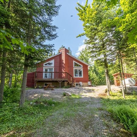 Les Chalets Tourisma - Chalet Dans Les Bois Avec Lac Prive - Le Colibri Saint-Raymond Exterior photo